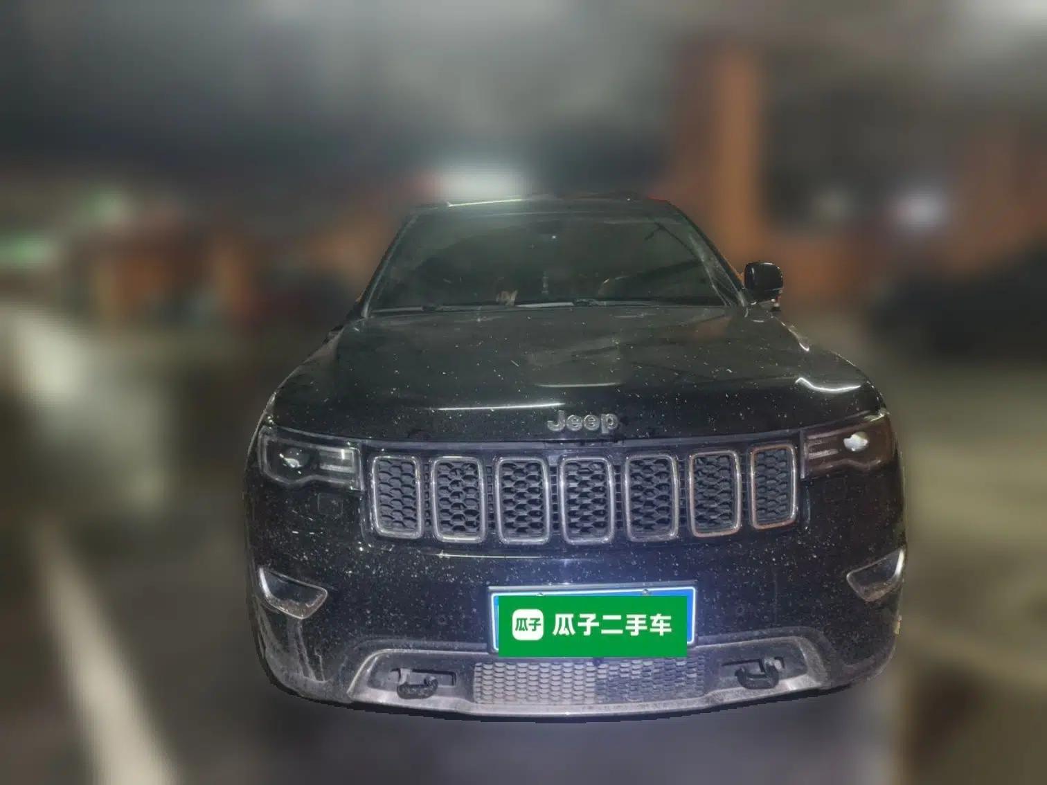 Jeep Grand Cherokee 2016 3.0L Comfort Navigation Edition — миниатюра 2