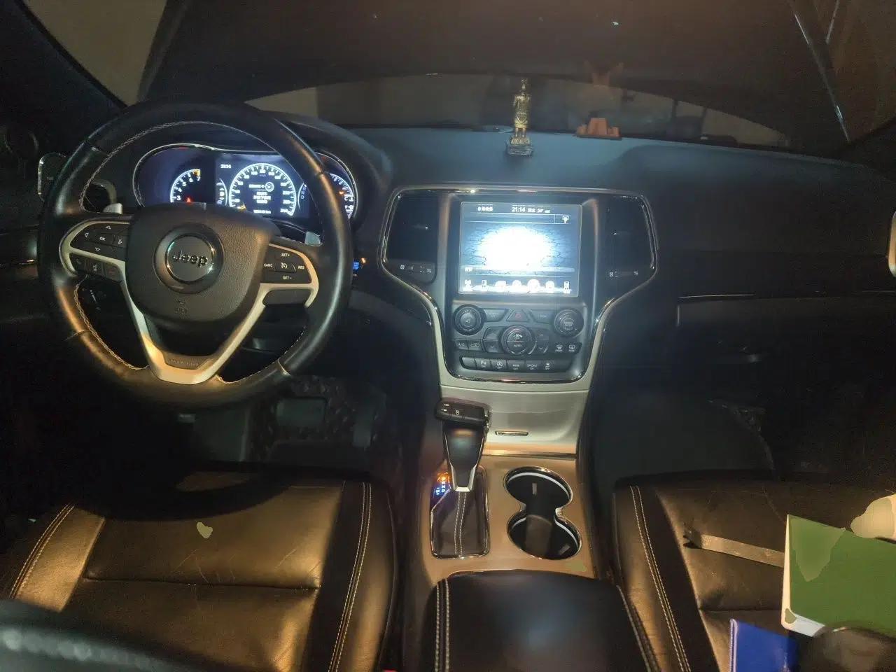 Jeep Grand Cherokee 2016 3.0L Comfort Navigation Edition — миниатюра 9
