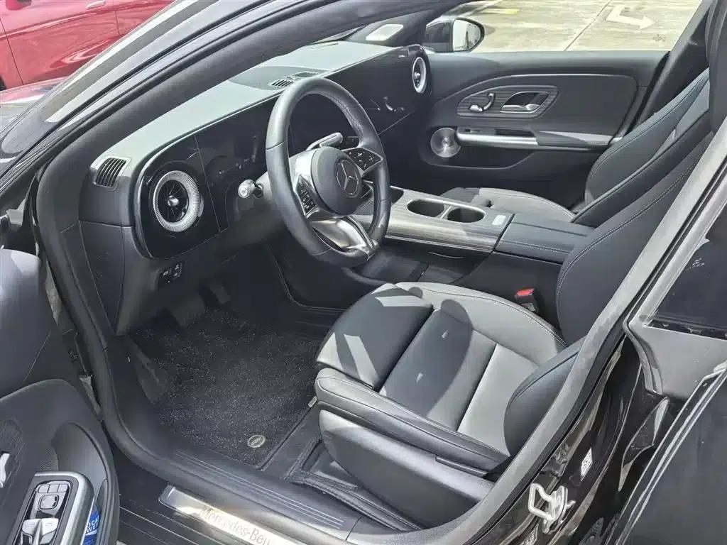 Mercedes-Benz CLA PHEV 2025 300L Extended Range Intelligent Edition — миниатюра 2