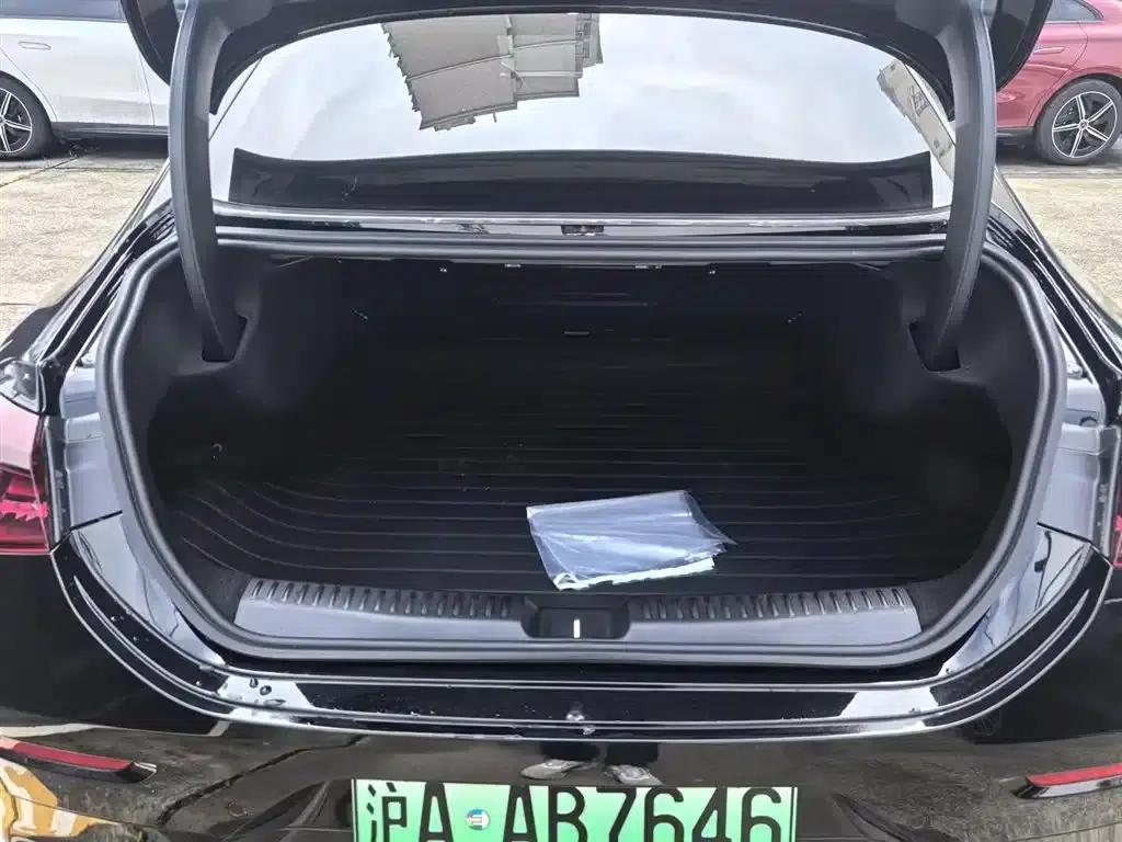Mercedes-Benz CLA PHEV 2025 300L Extended Range Intelligent Edition — миниатюра 8