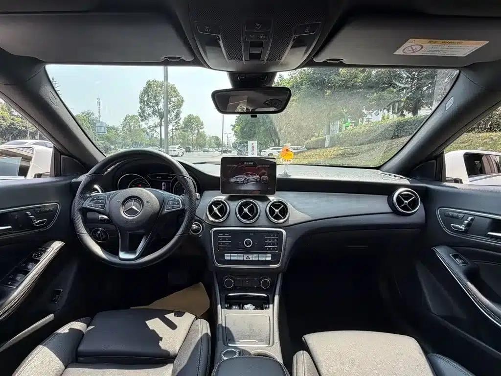 Imported Mercedes-Benz CLA 2018 CLA 200 Fashion Edition — миниатюра 13