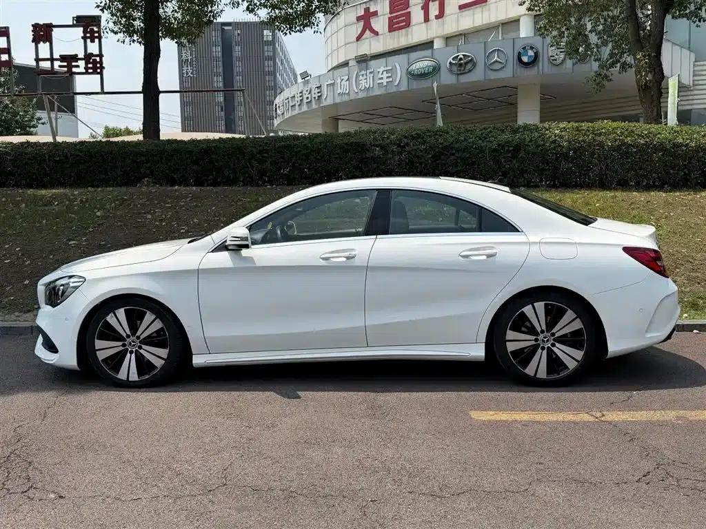 Imported Mercedes-Benz CLA 2018 CLA 200 Fashion Edition — миниатюра 3