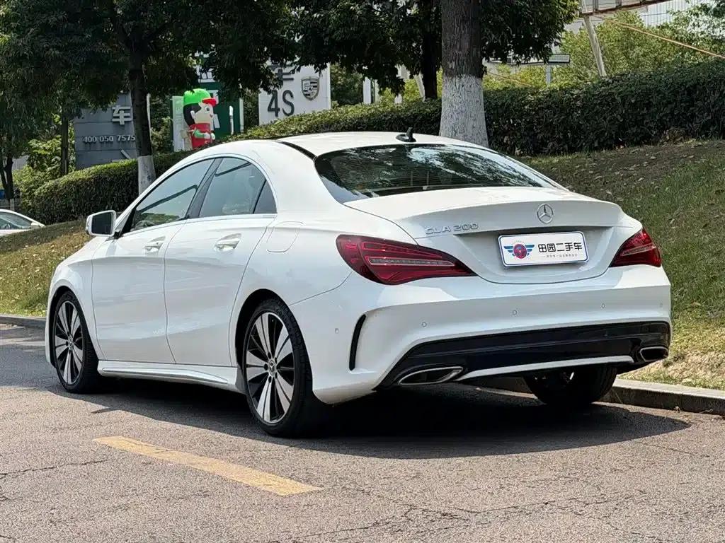 Imported Mercedes-Benz CLA 2018 CLA 200 Fashion Edition — миниатюра 4