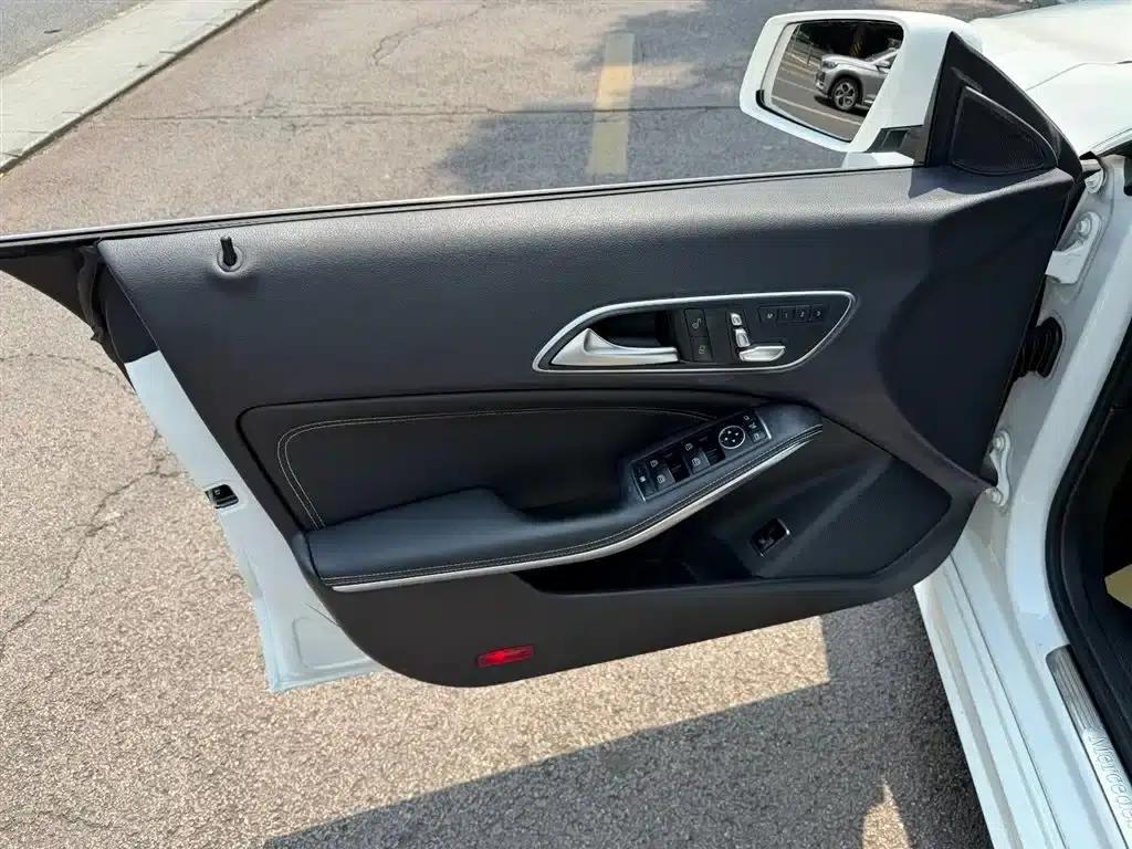 Imported Mercedes-Benz CLA 2018 CLA 200 Fashion Edition — миниатюра 6
