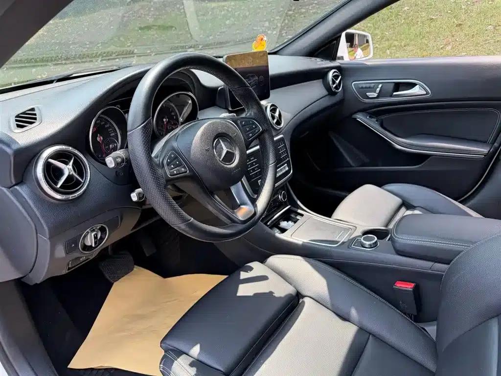 Imported Mercedes-Benz CLA 2018 CLA 200 Fashion Edition — миниатюра 7