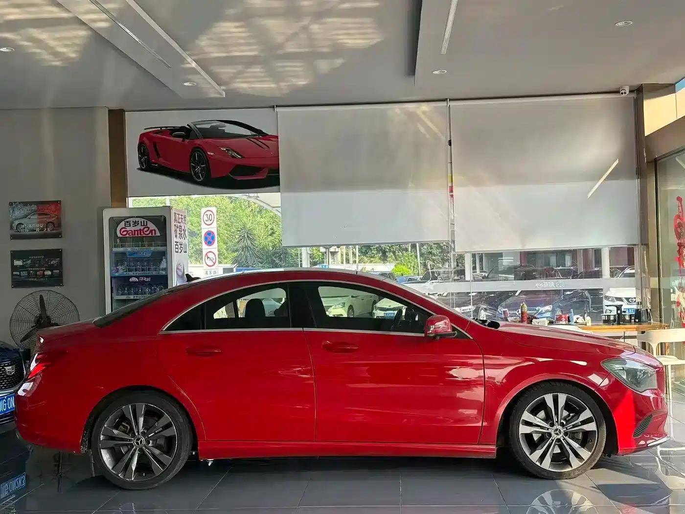 Imported Mercedes-Benz CLA 2018 CLA 200 Dynamic — миниатюра 3