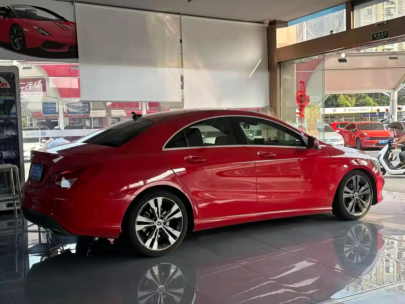 Imported Mercedes-Benz CLA 2018 CLA 200 Dynamic — миниатюра 4