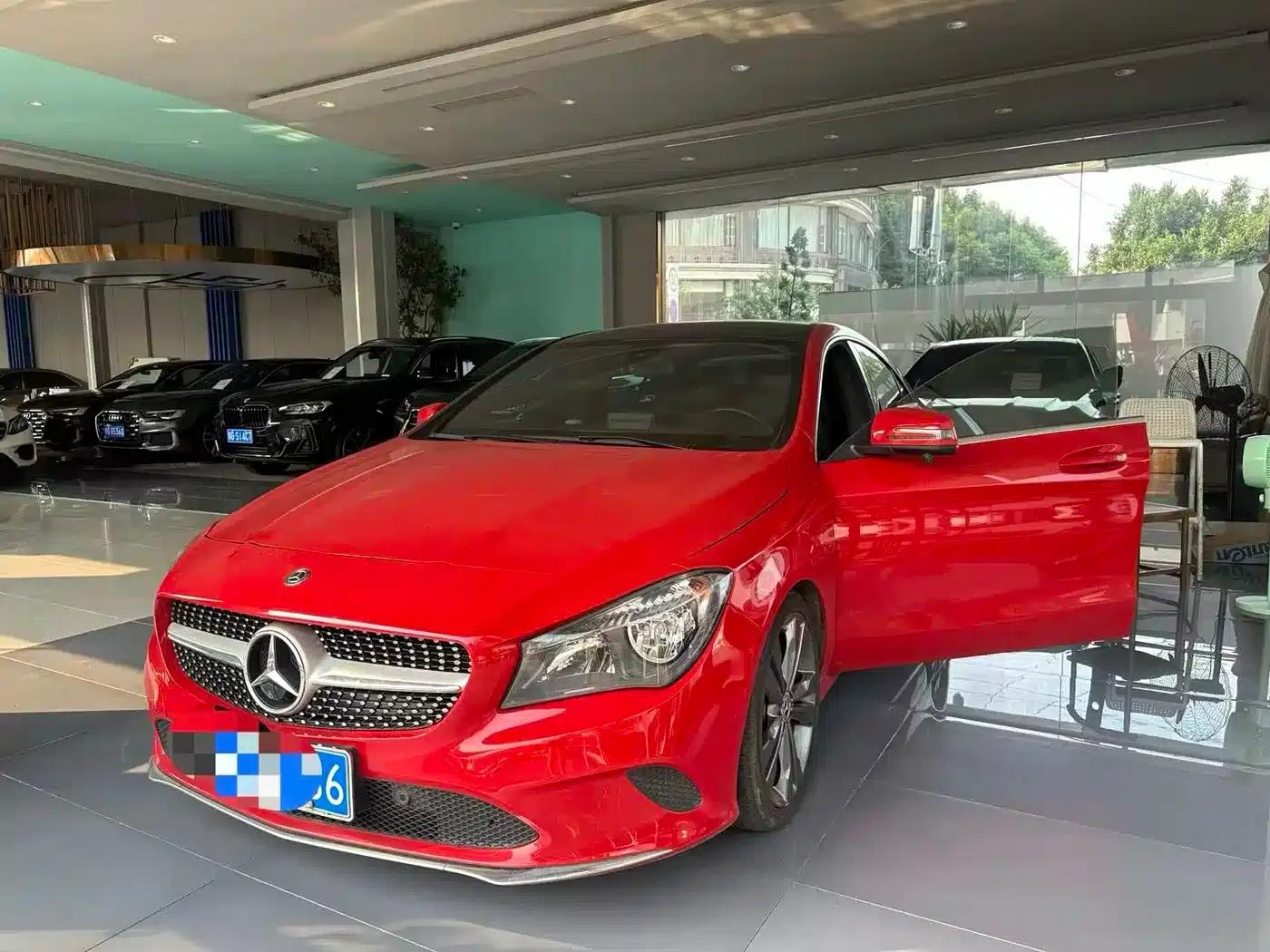 Imported Mercedes-Benz CLA 2018 CLA 200 Dynamic — миниатюра 6