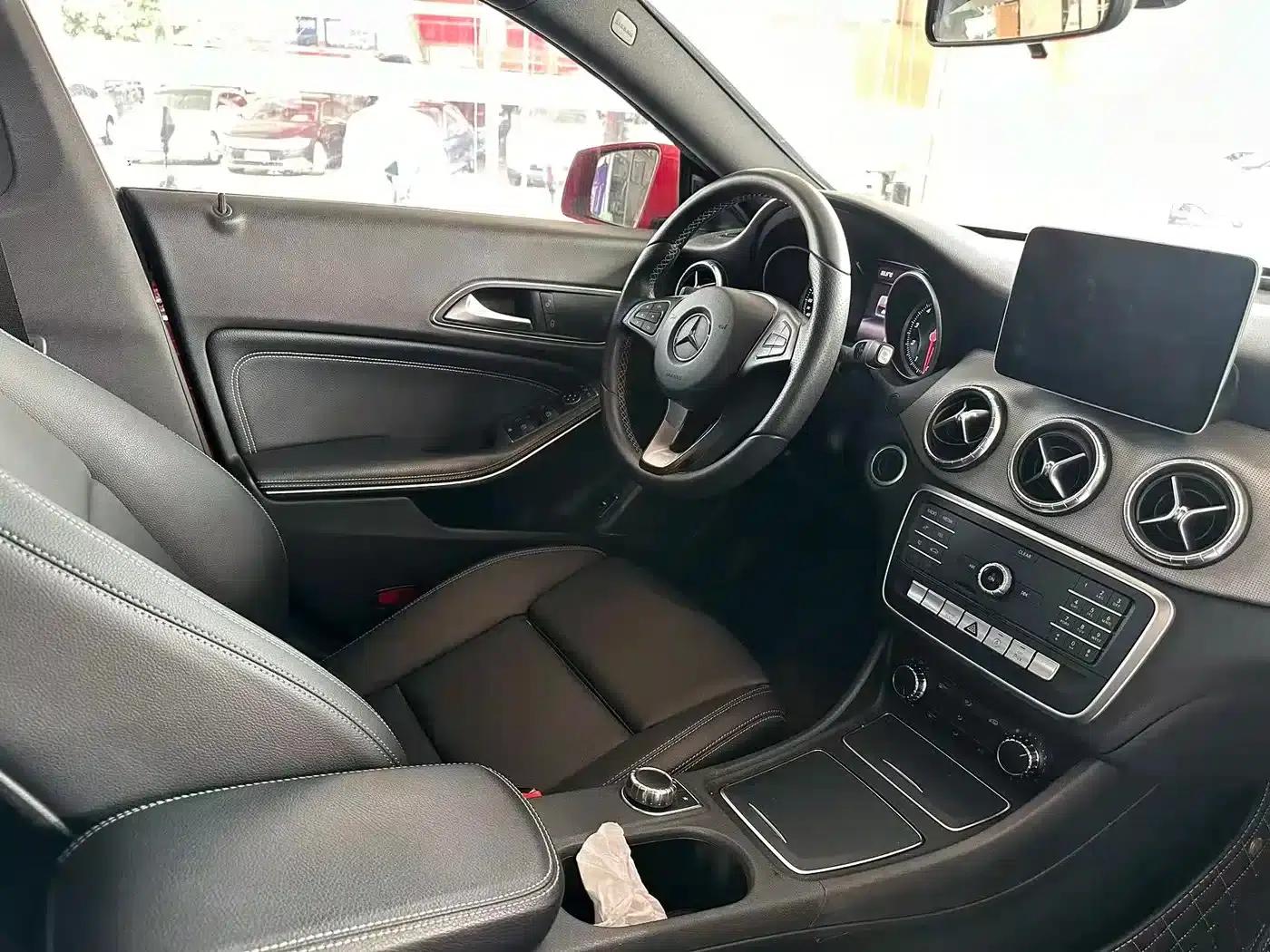 Imported Mercedes-Benz CLA 2018 CLA 200 Dynamic — миниатюра 9