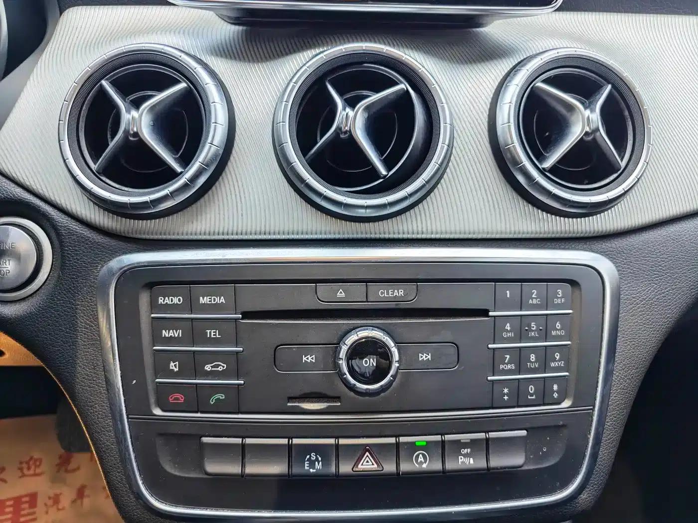 Imported Mercedes-Benz CLA 2015 model CLA 200 — миниатюра 9