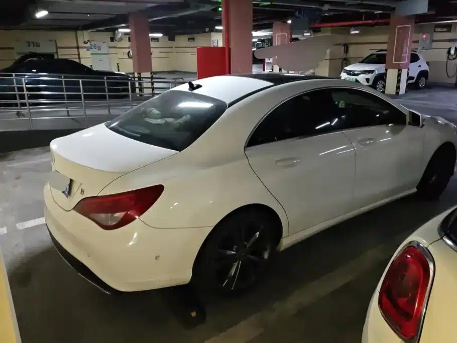 Imported Mercedes-Benz CLA 2018 CLA 200 Dynamic — миниатюра 3