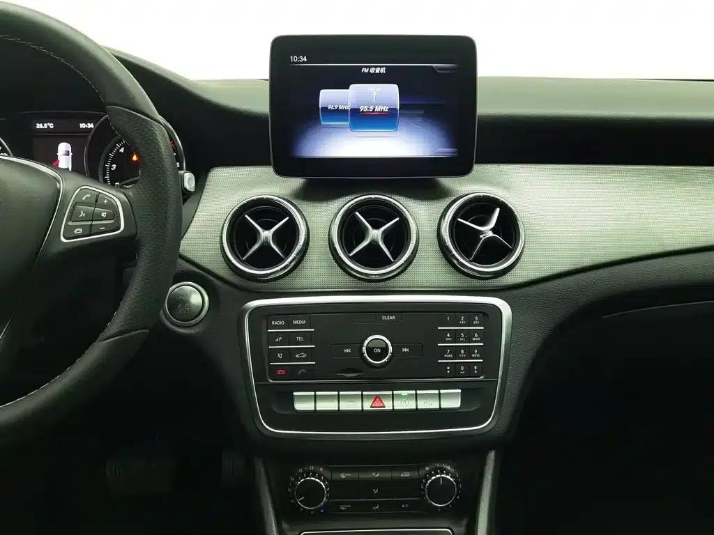 Mercedes-Benz CLA (Imported) 2018 CLA 200 Dynamic — миниатюра 12