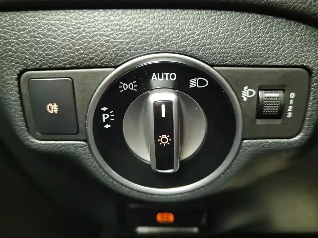 Mercedes-Benz CLA (Imported) 2018 CLA 200 Dynamic — миниатюра 21