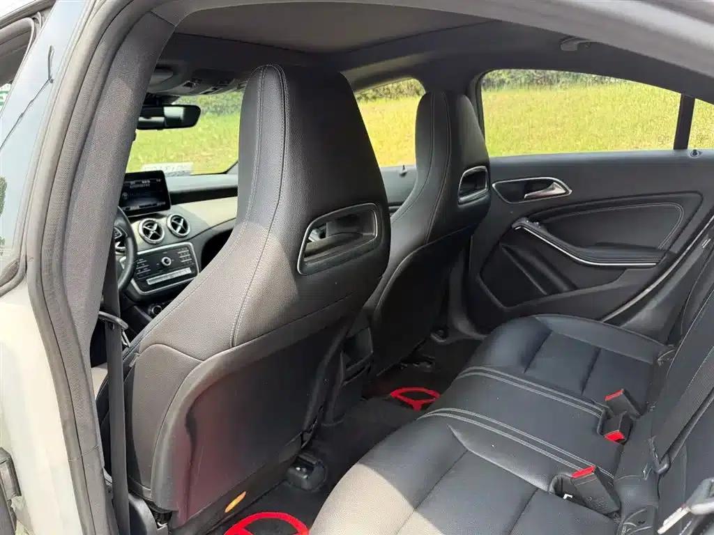 Imported Mercedes-Benz CLA 2018 CLA 200 Dynamic — миниатюра 11