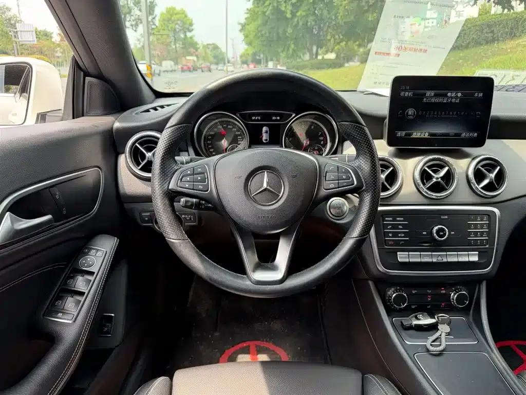 Imported Mercedes-Benz CLA 2018 CLA 200 Dynamic — миниатюра 14