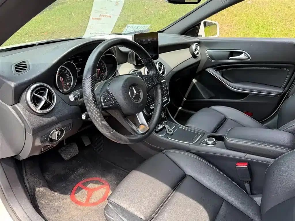 Imported Mercedes-Benz CLA 2018 CLA 200 Dynamic — миниатюра 7