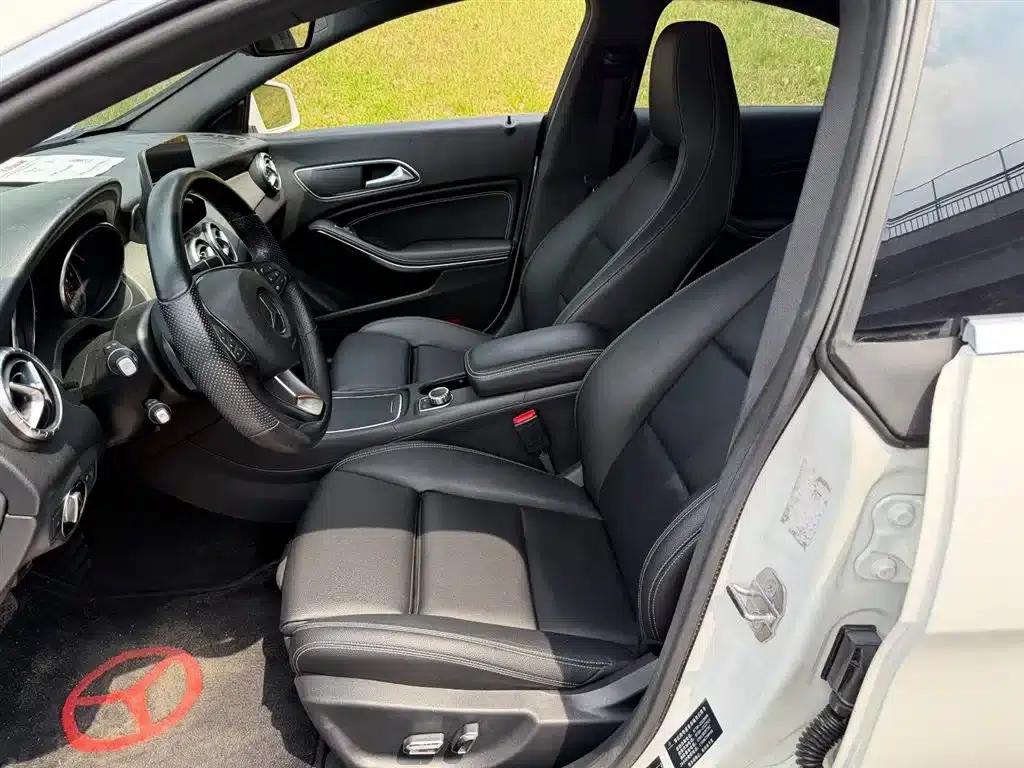 Imported Mercedes-Benz CLA 2018 CLA 200 Dynamic — миниатюра 8