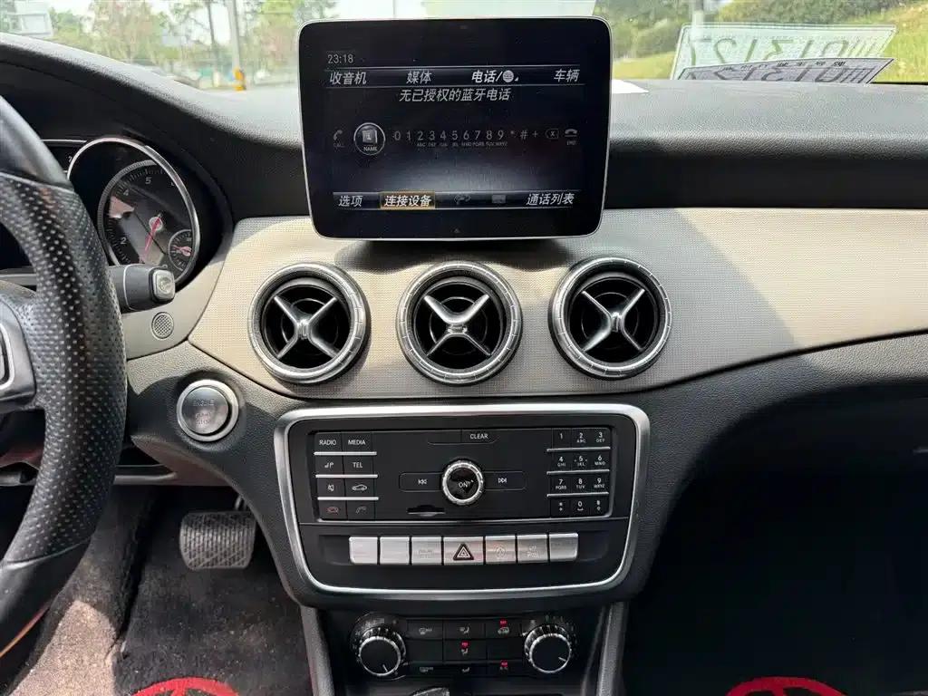 Imported Mercedes-Benz CLA 2018 CLA 200 Dynamic — миниатюра 9