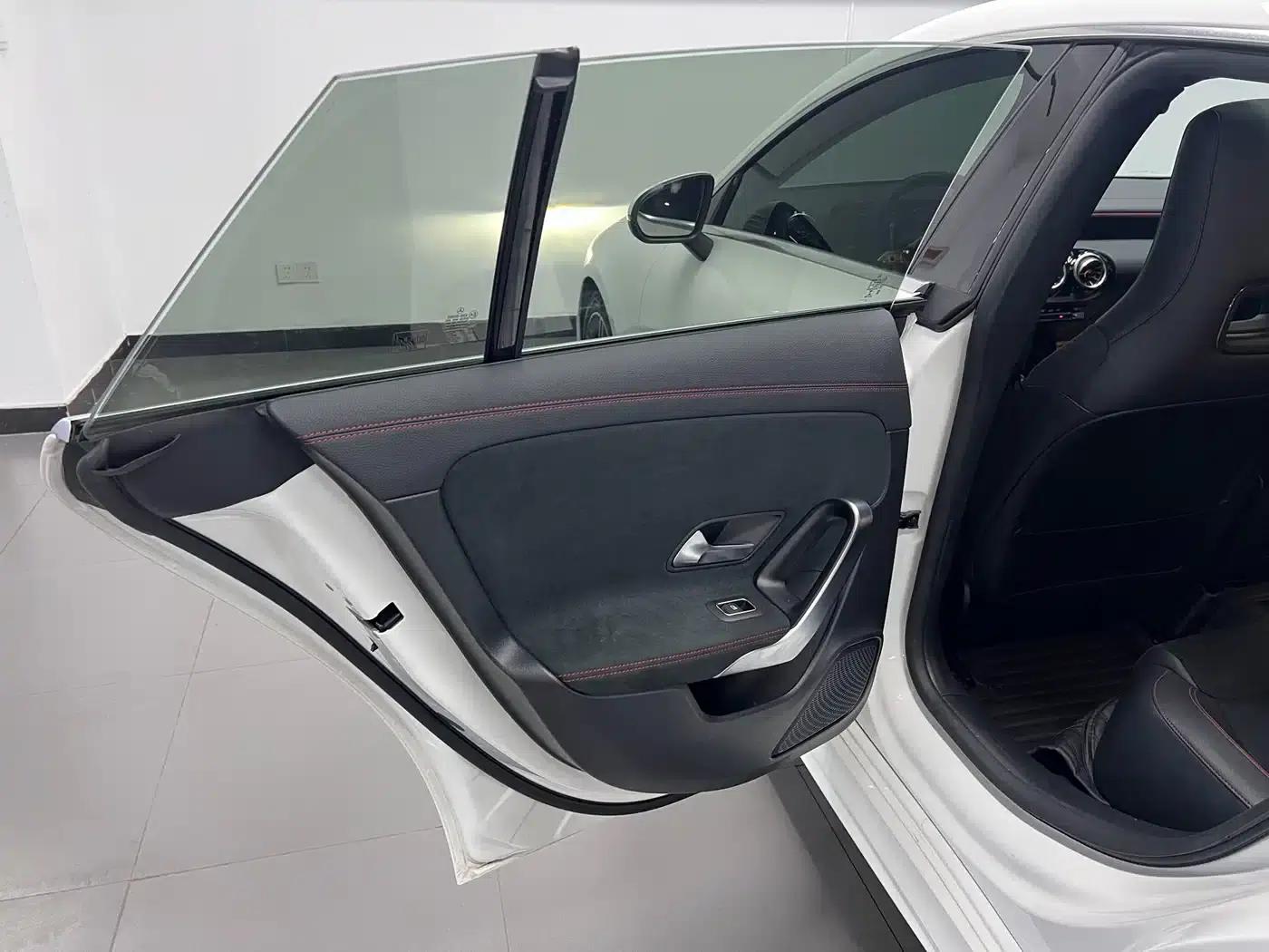Imported Mercedes-Benz CLA 2023 CLA 200 Shooting Brake — миниатюра 18
