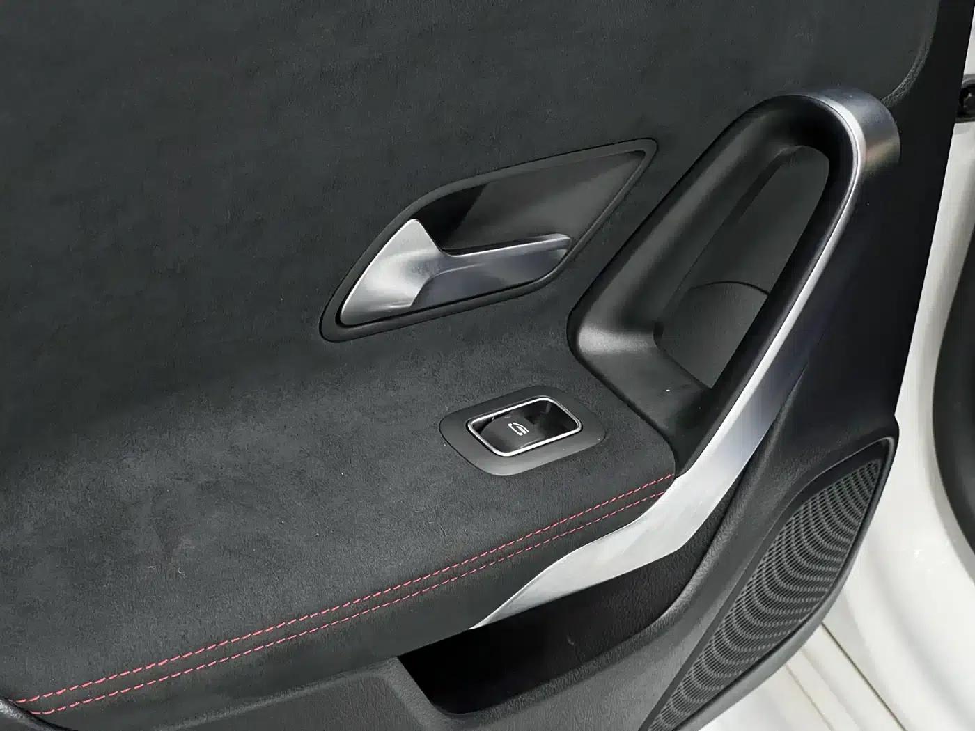 Imported Mercedes-Benz CLA 2023 CLA 200 Shooting Brake — миниатюра 19