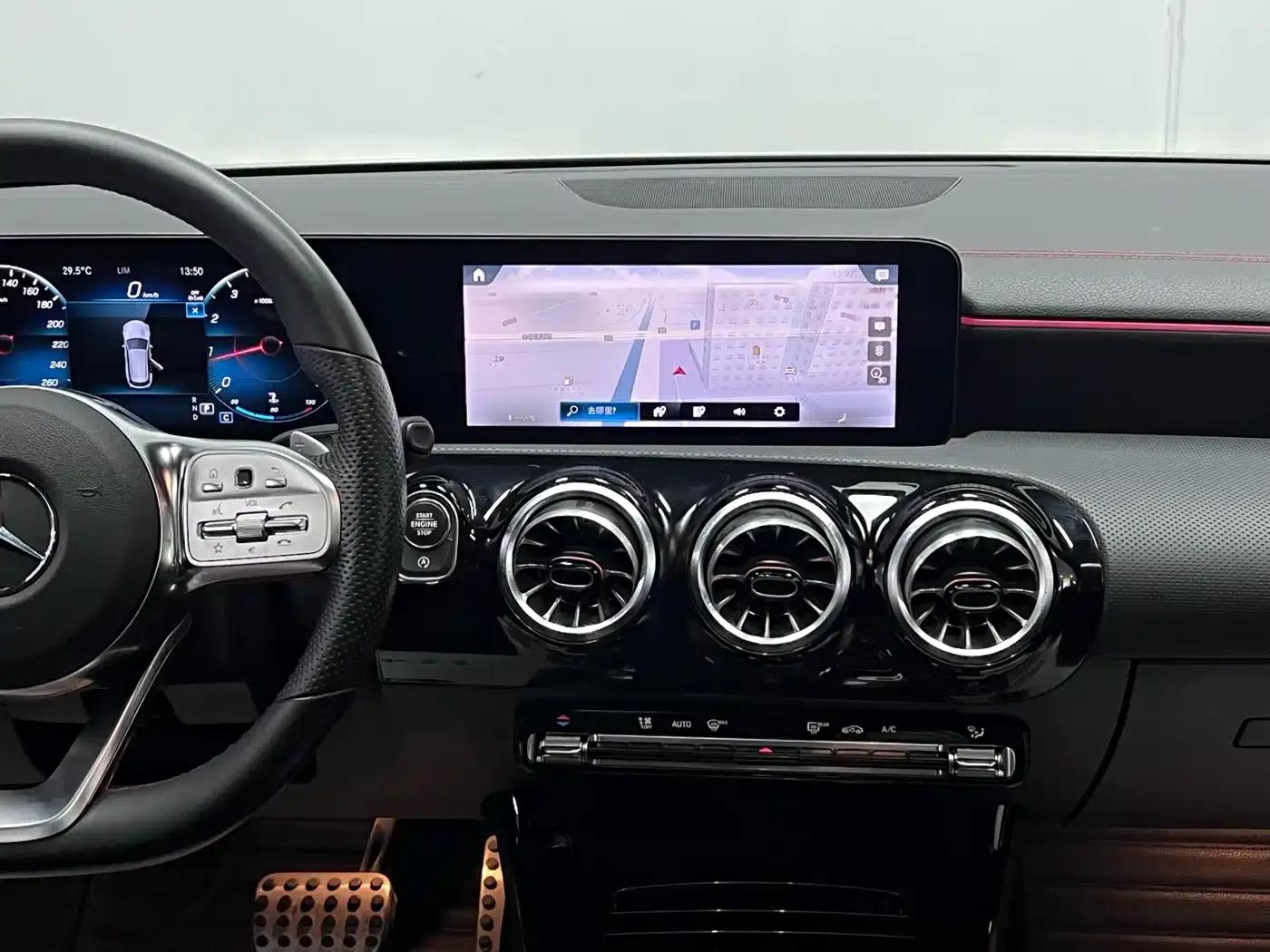 Imported Mercedes-Benz CLA 2023 CLA 200 Shooting Brake — миниатюра 28