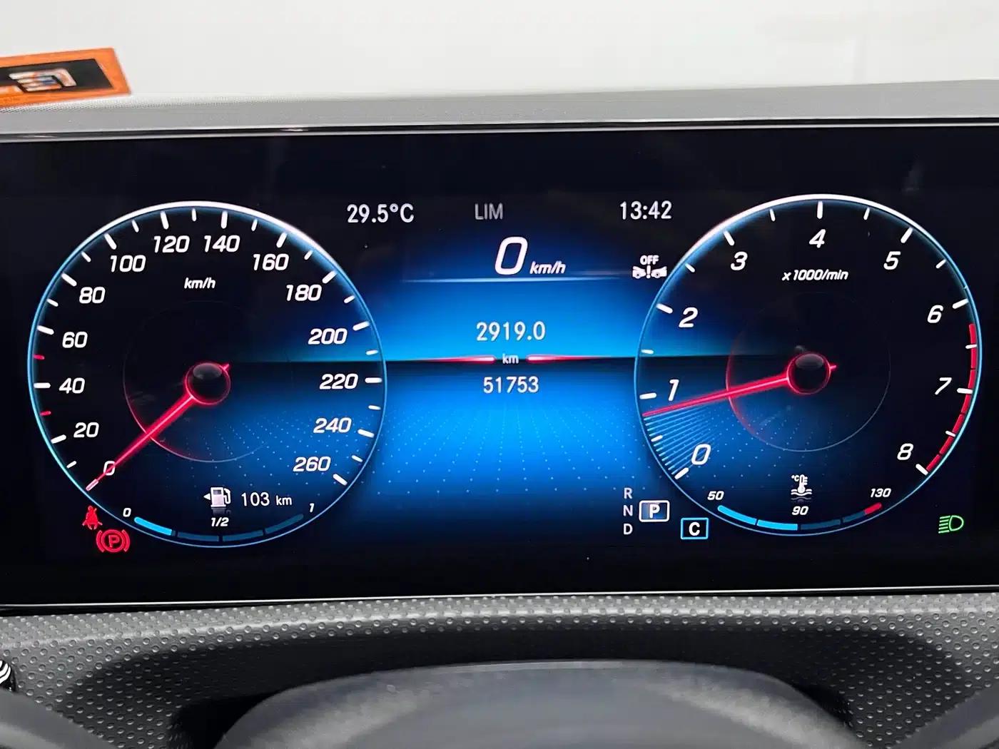 Imported Mercedes-Benz CLA 2023 CLA 200 Shooting Brake — миниатюра 30