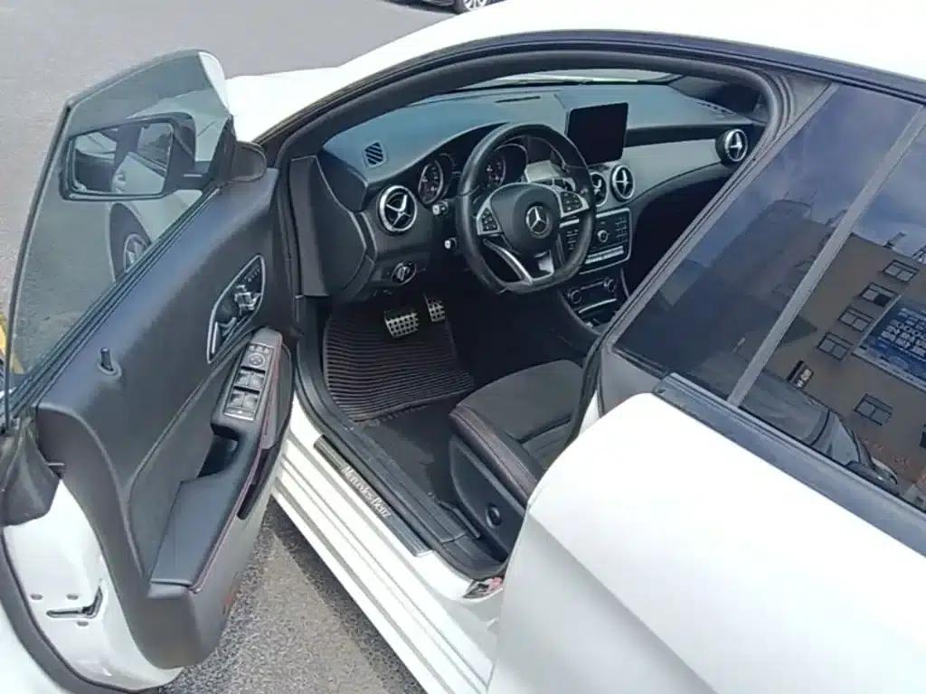 Imported Mercedes-Benz CLA 2018 CLA 220 4MATIC — миниатюра 16