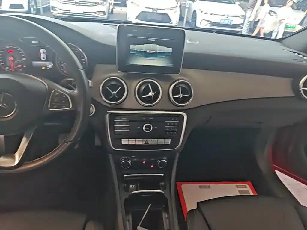 Imported Mercedes-Benz CLA 2016 Facelift CLA 200 Dynamic — миниатюра 13