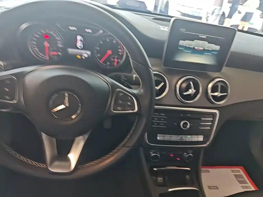 Imported Mercedes-Benz CLA 2016 Facelift CLA 200 Dynamic — миниатюра 14