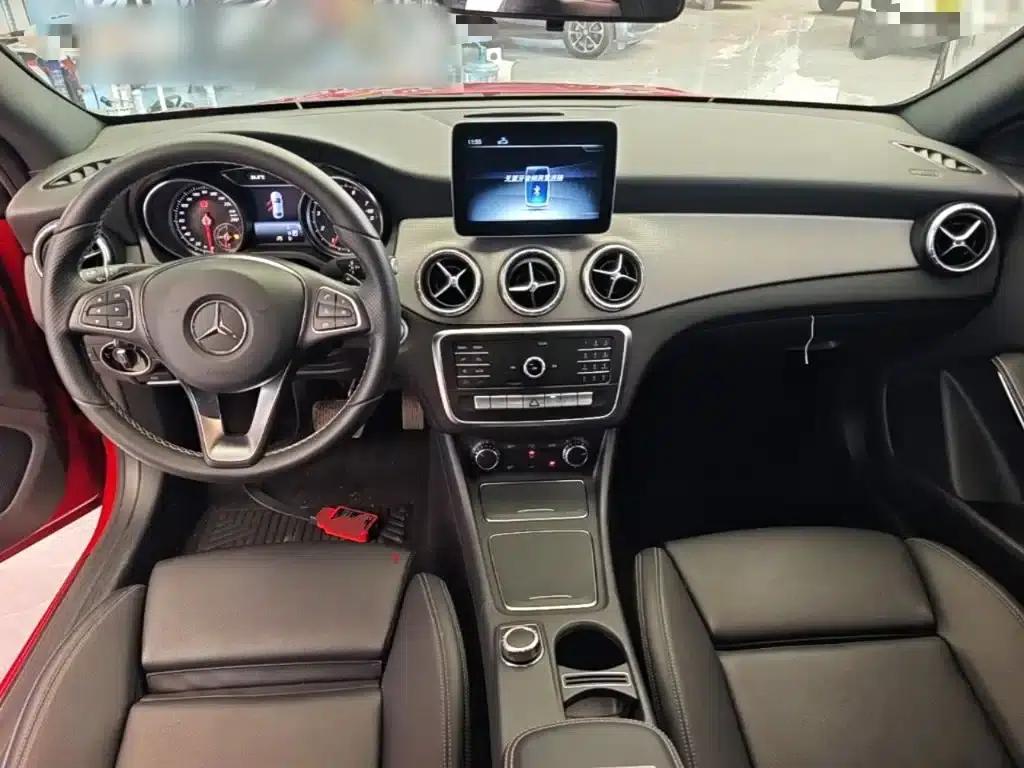 Imported Mercedes-Benz CLA 2018 CLA 200 Fashion Edition — миниатюра 10