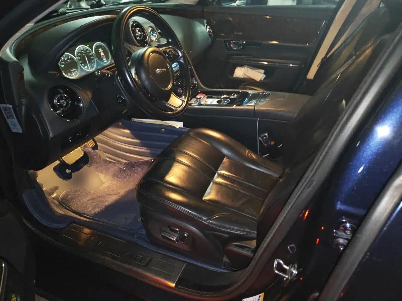 Jaguar XJ 2014 XJL 3.0 SC Four-Wheel Drive Panoramic Business Edition — миниатюра 15