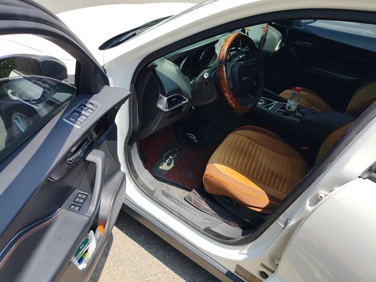 Jaguar F-PACE 2016 2.0T Two-Wheel Drive Urban Luxury Edition — миниатюра 16