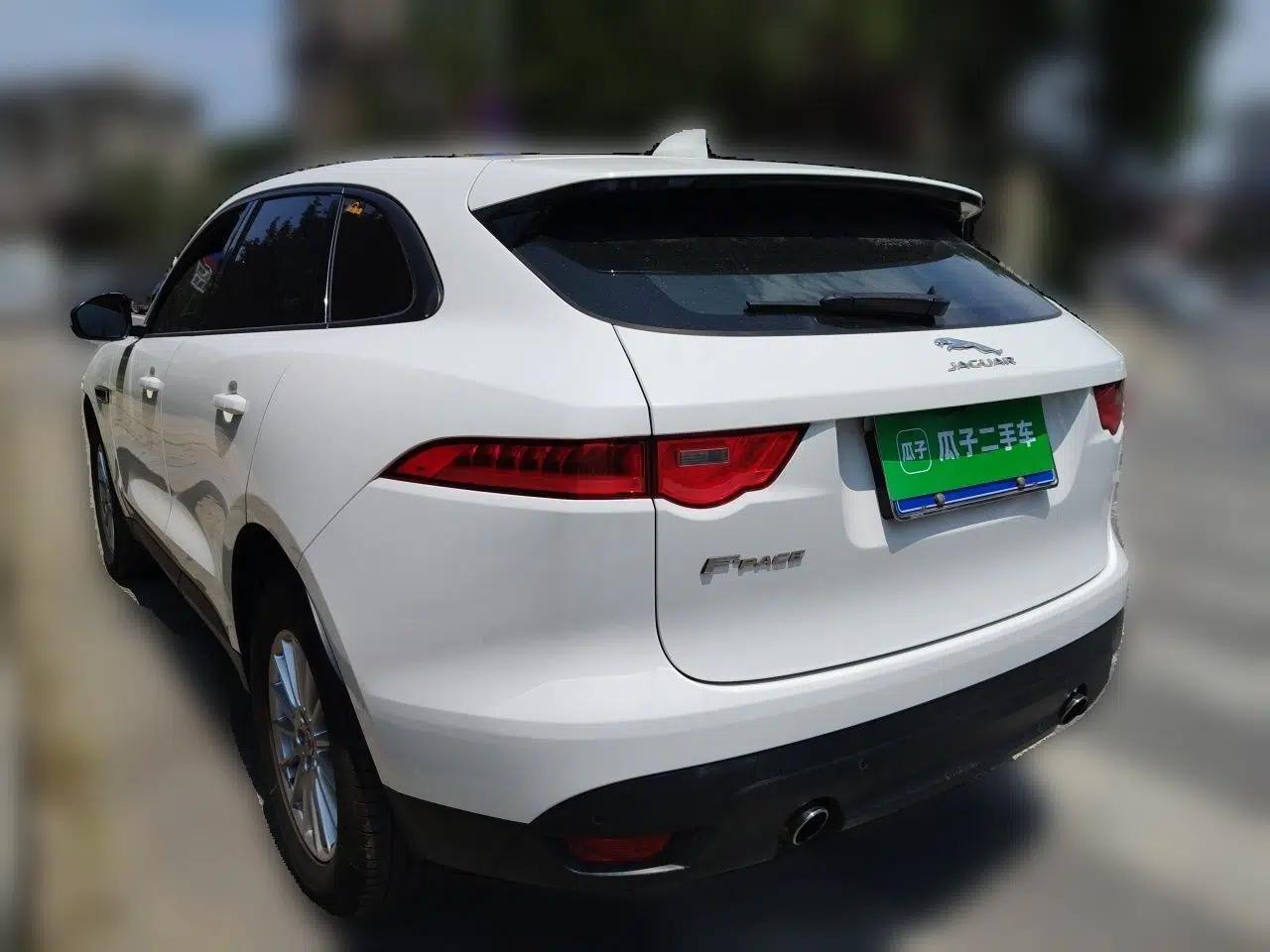 Jaguar F-PACE 2016 2.0T Two-Wheel Drive Urban Luxury Edition — миниатюра 4