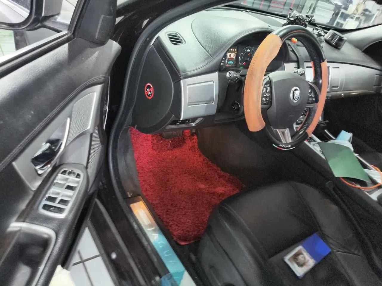 Jaguar XF 2013 XF 2.0T Luxury Edition — миниатюра 16