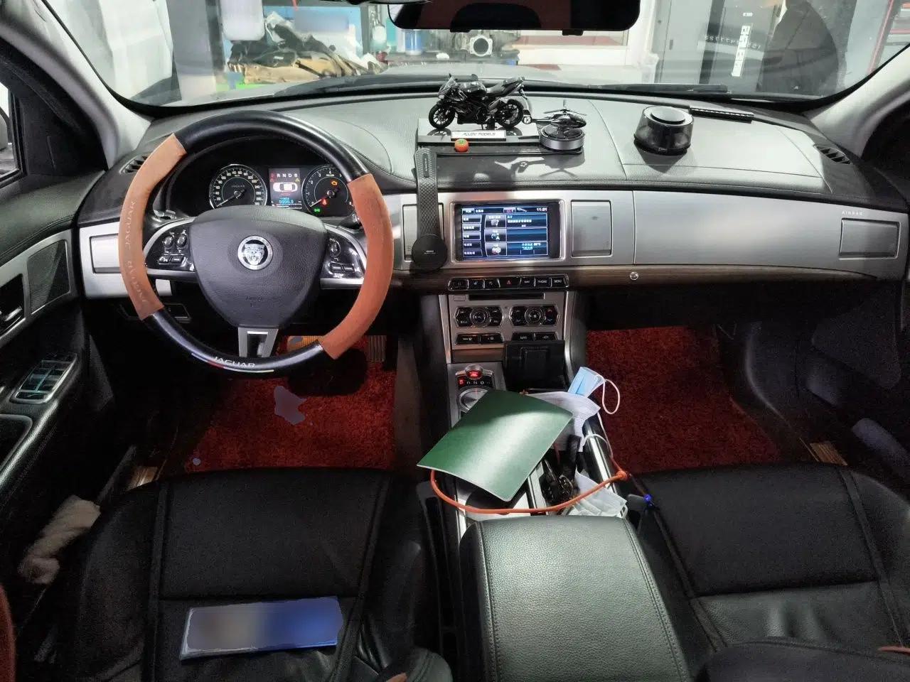 Jaguar XF 2013 XF 2.0T Luxury Edition — миниатюра 9