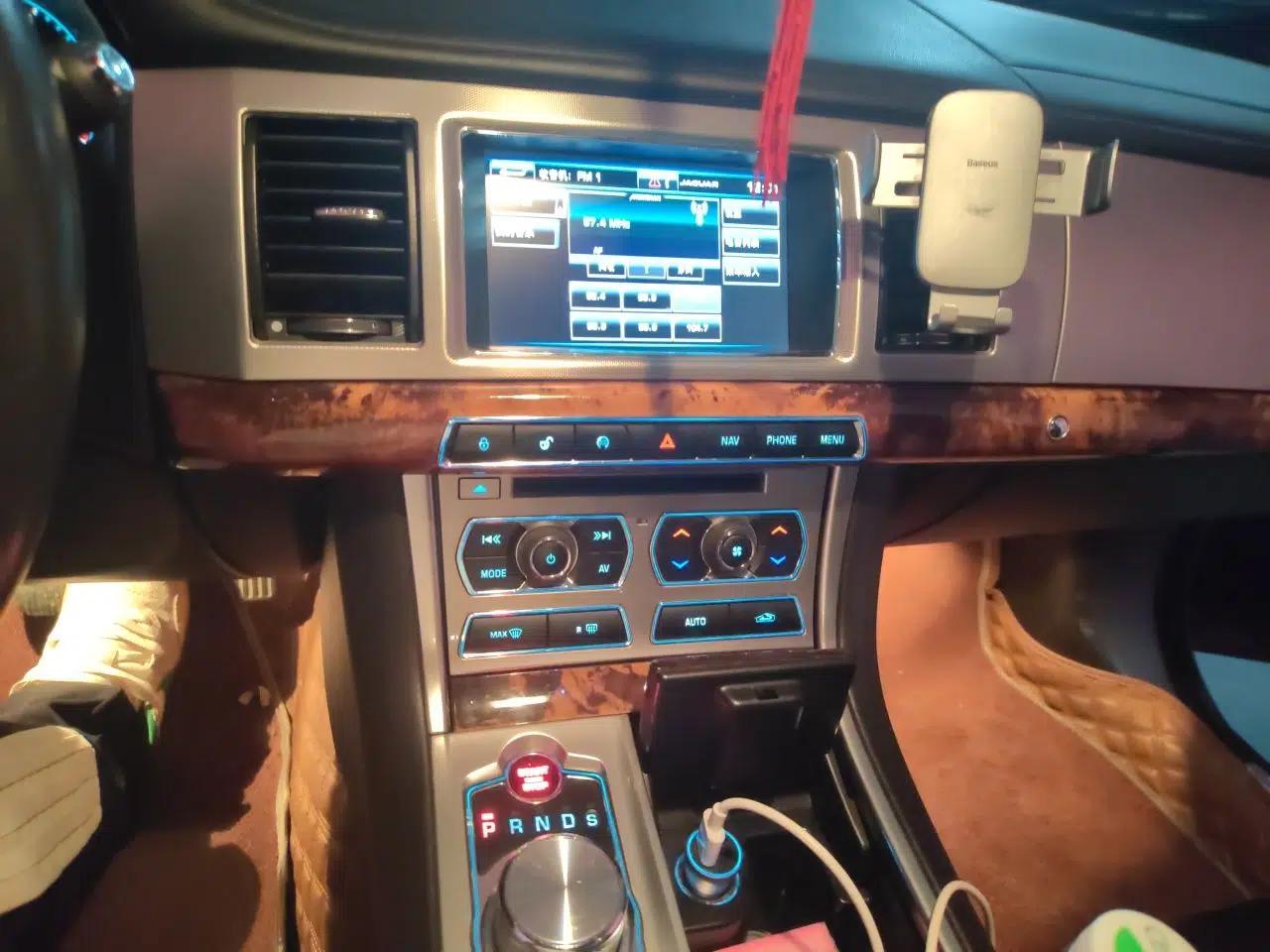 Jaguar XF 2014 XF 2.0T Luxury Edition — миниатюра 13