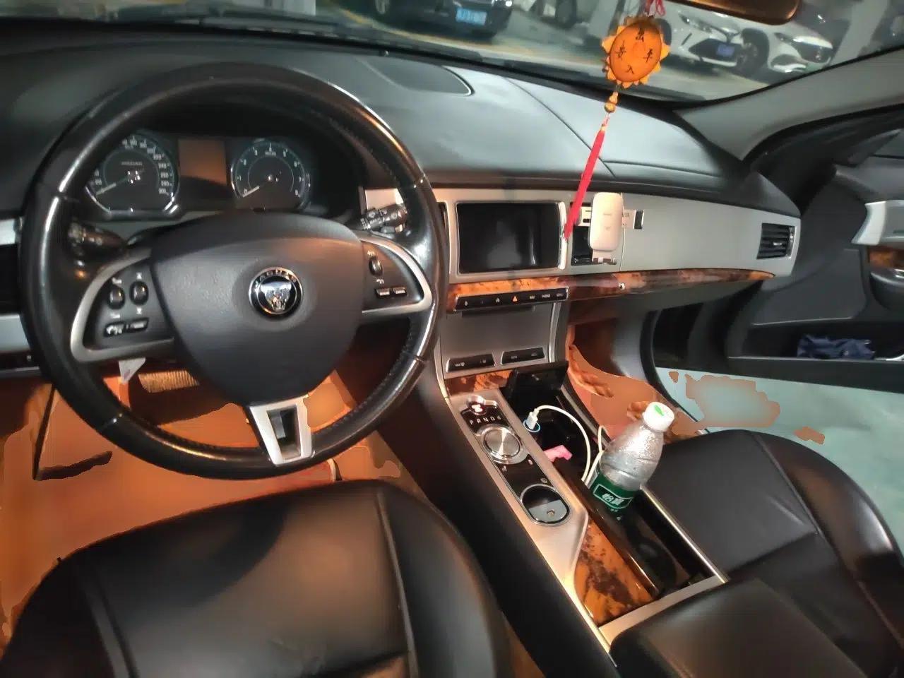 Jaguar XF 2014 XF 2.0T Luxury Edition — миниатюра 9