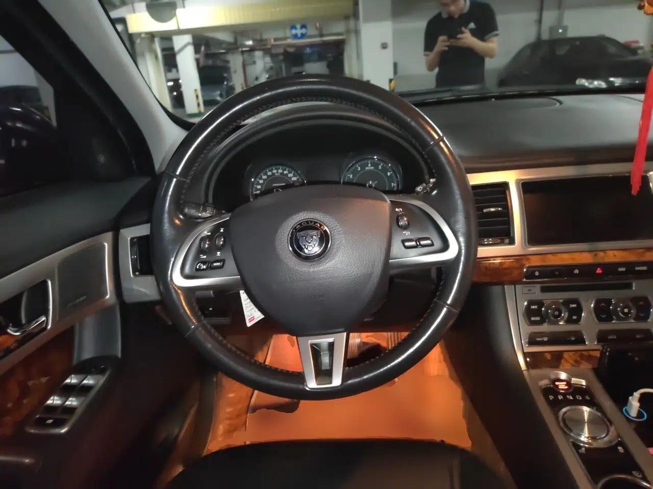 Jaguar XF 2014 XF 2.0T Luxury Edition — миниатюра 10