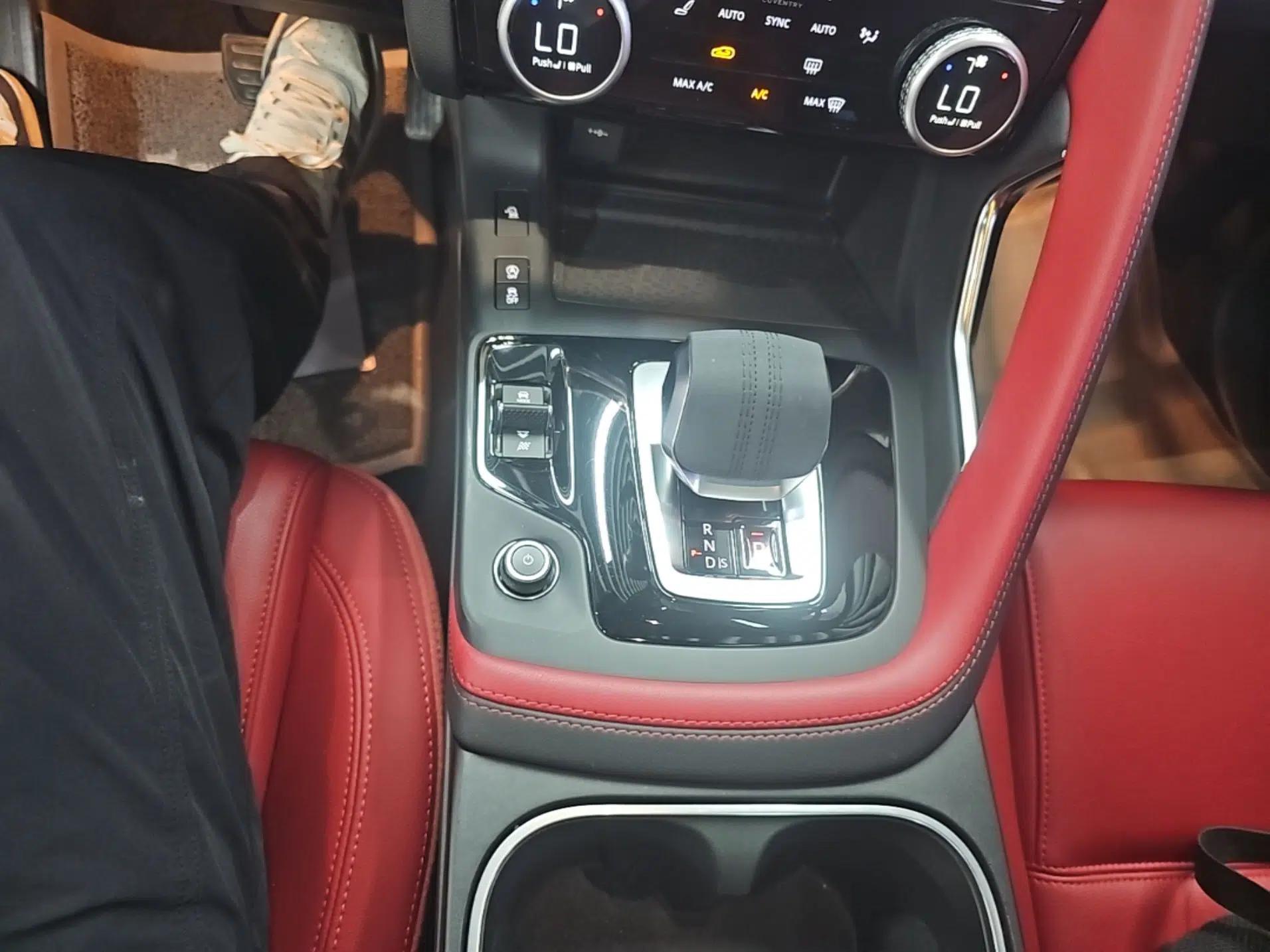 Jaguar E-PACE 2024 All-New R-DYNAMIC S Sport Edition — миниатюра 16