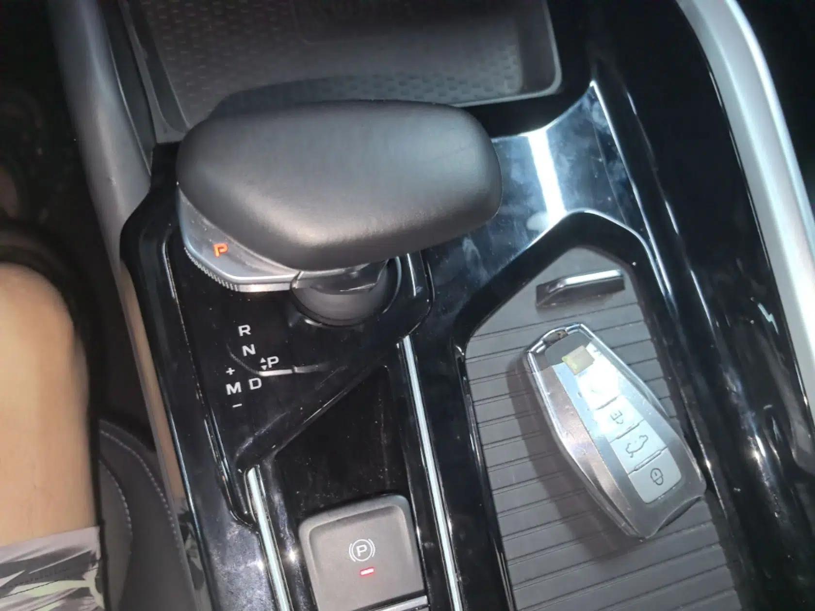 Geely Auto Preface 2025 Dongfang Yao 2.0TD Moonlight Edition — миниатюра 16