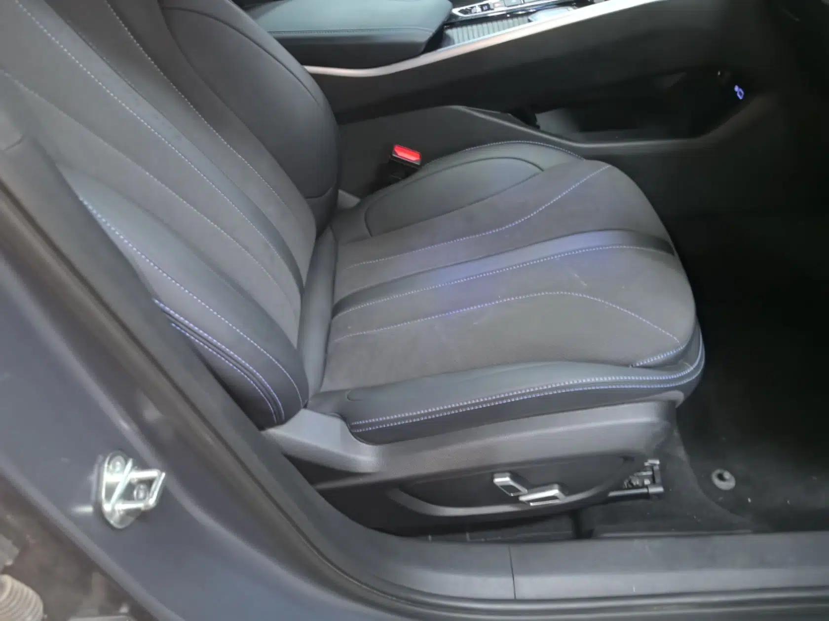 Geely Auto Preface 2025 Dongfang Yao 2.0TD Moonlight Edition — миниатюра 19