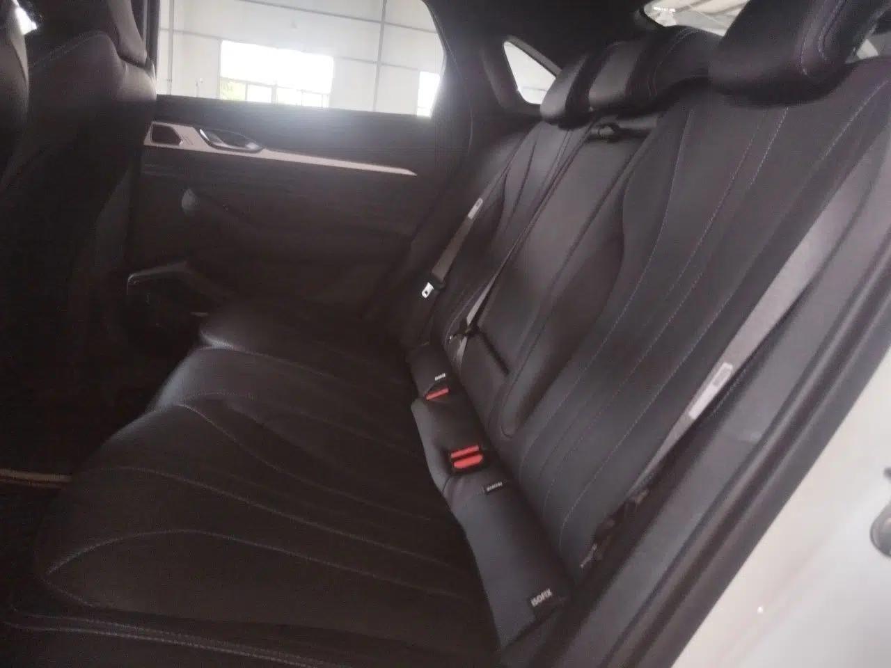 Geely Auto Preface 2025 Dongfang Yao 1.5TD Kunlun Edition — миниатюра 17