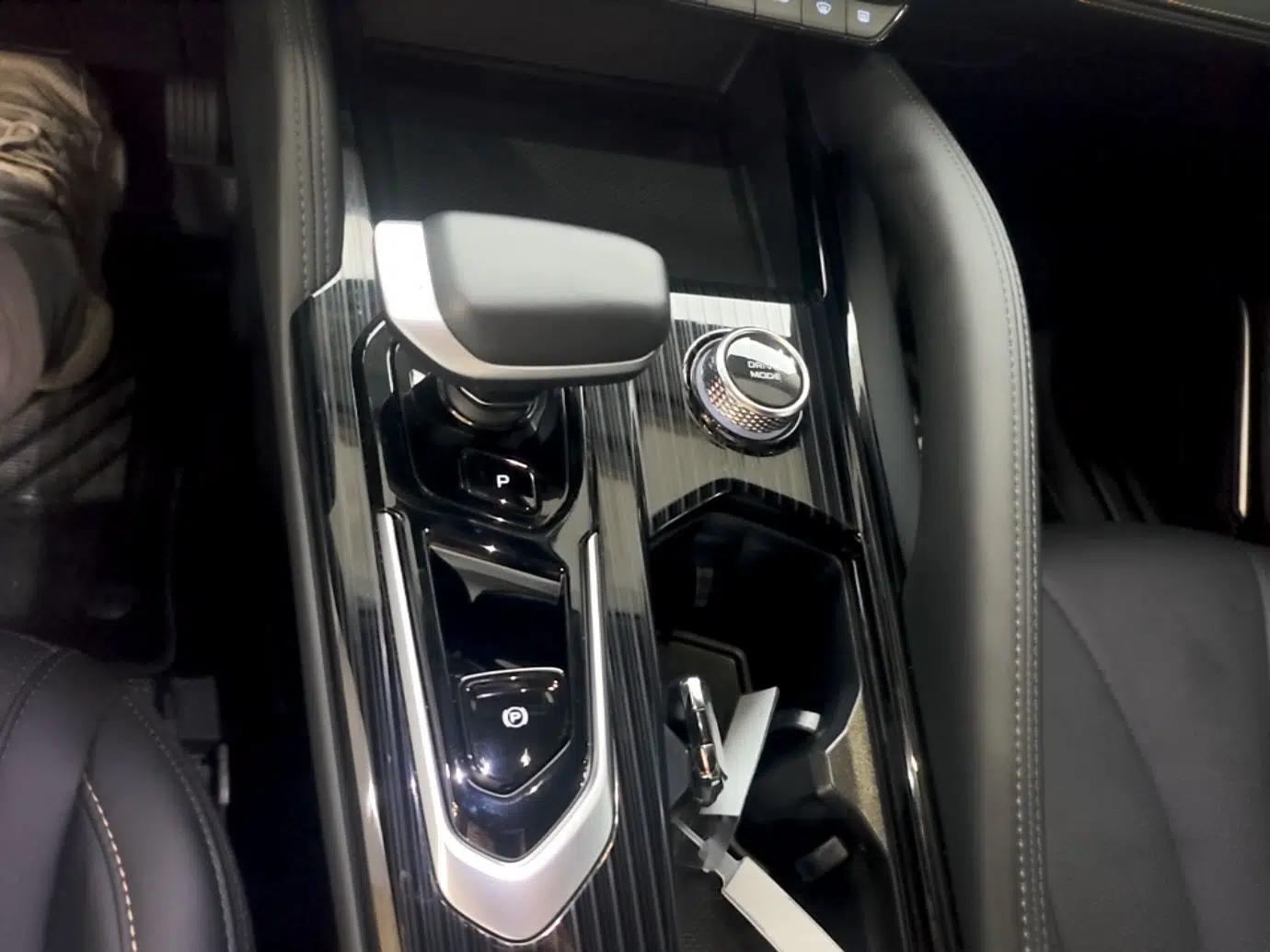 Geely Auto Monjaro L 2024 2.0TD DCT EVO Two-Wheel Drive Long-Range Version — миниатюра 16