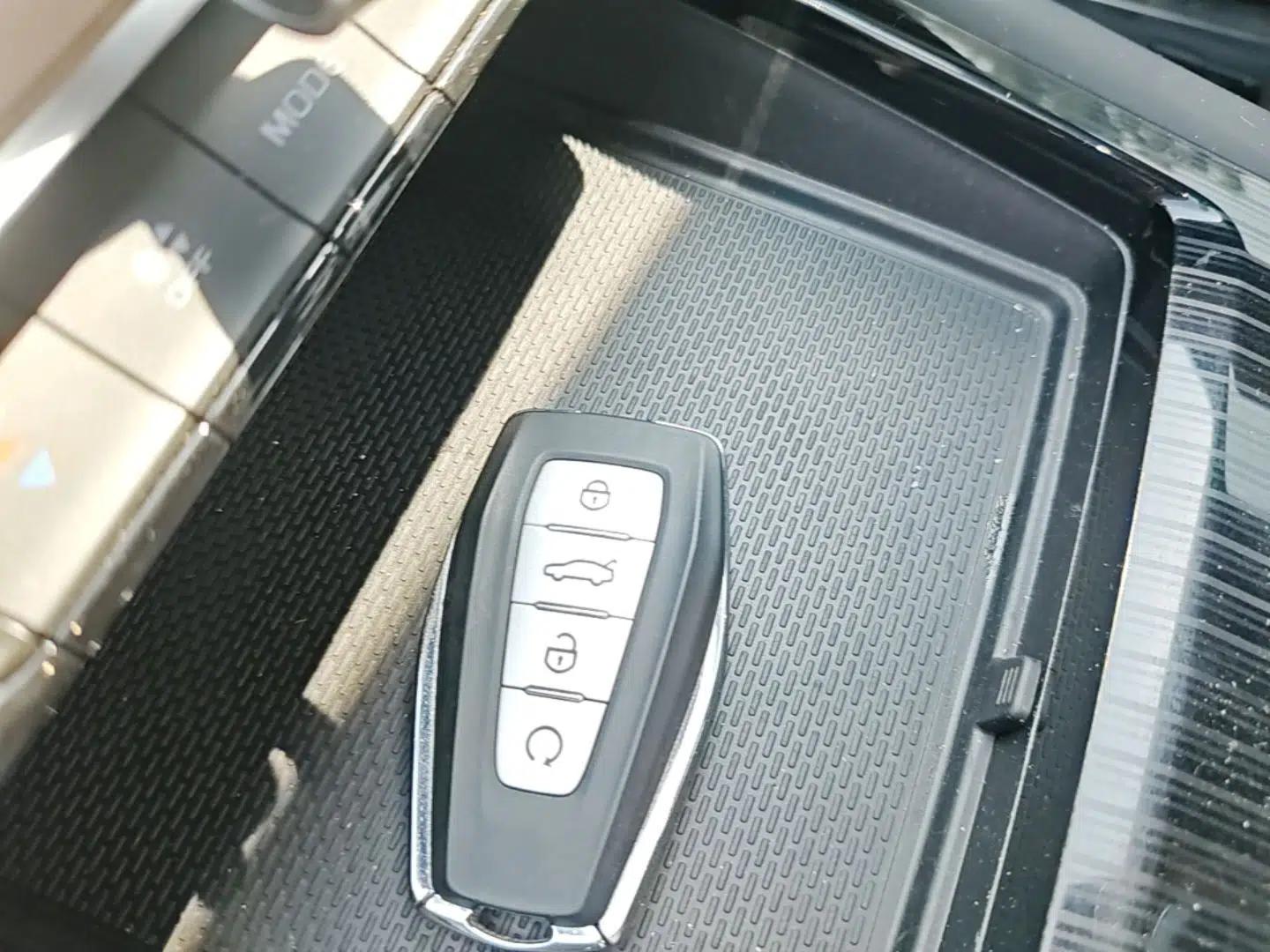 Geely Auto Monjaro L 2021 2.0TD DCT EVO Two-Wheel Drive Prestige Version — миниатюра 28