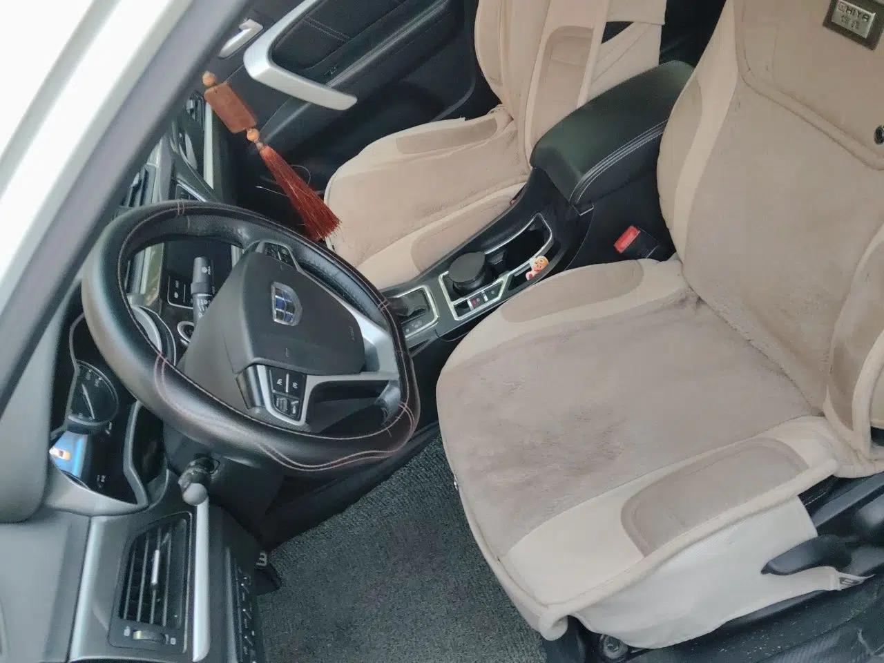 Geely Auto Emgrand 2017 Sedan Million Edition 1.5L CVT Upward Version — миниатюра 15