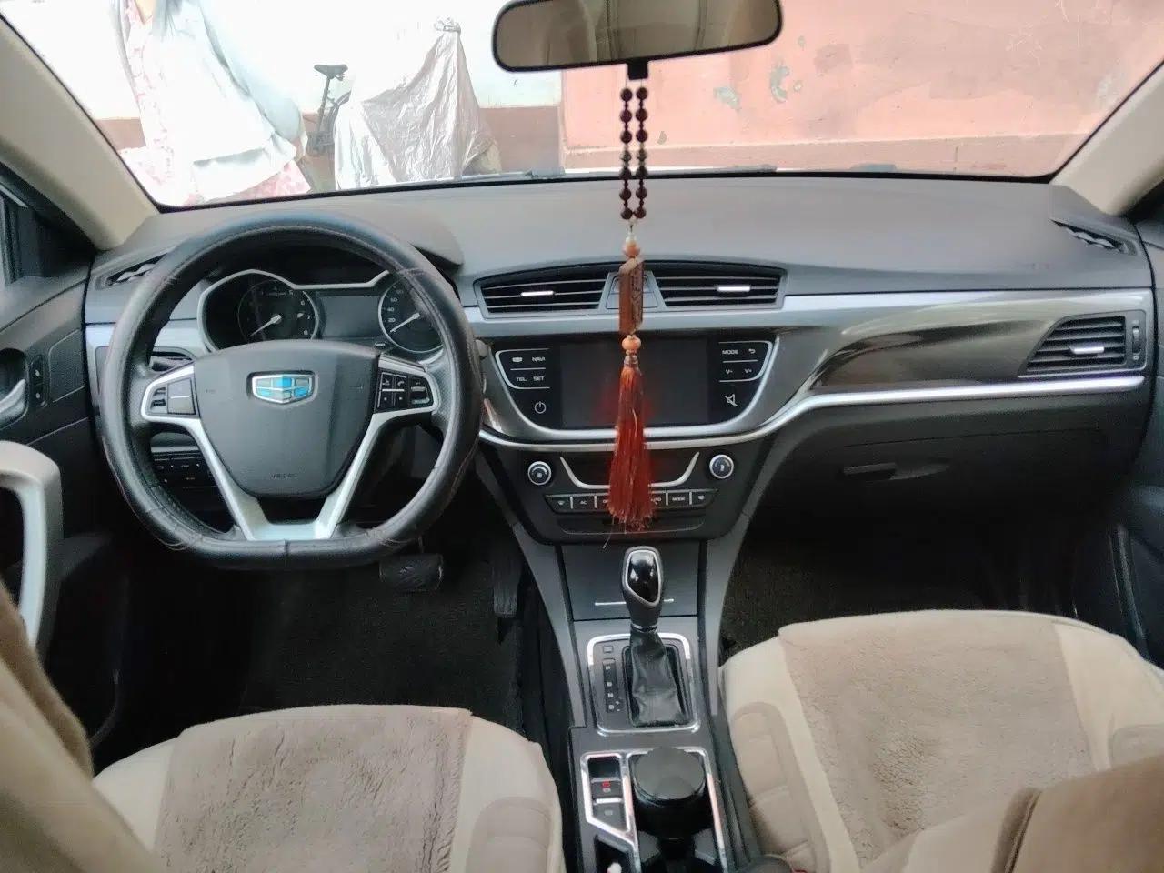Geely Auto Emgrand 2017 Sedan Million Edition 1.5L CVT Upward Version — миниатюра 9