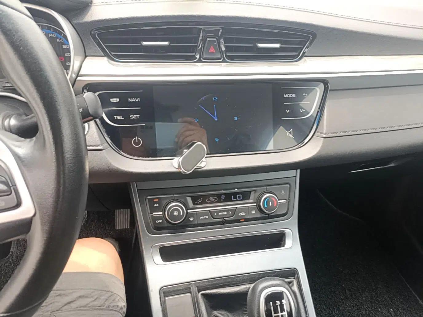 Geely Auto Emgrand 2019 Leading Edition 1.5L Manual Luxury Model China VI Standard — миниатюра 15