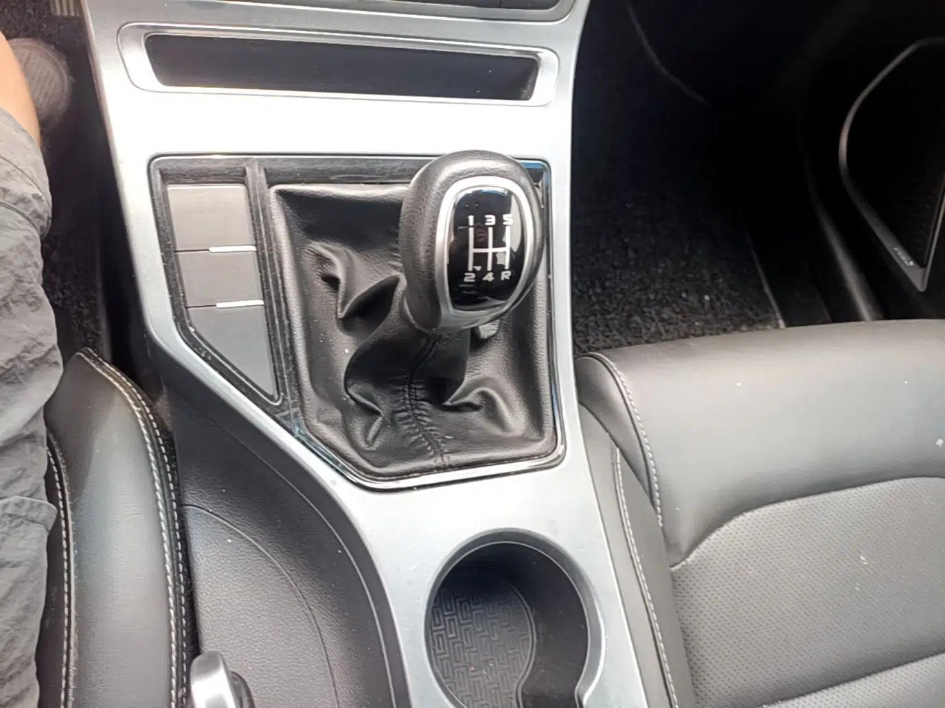 Geely Auto Emgrand 2019 Leading Edition 1.5L Manual Luxury Model China VI Standard — миниатюра 16