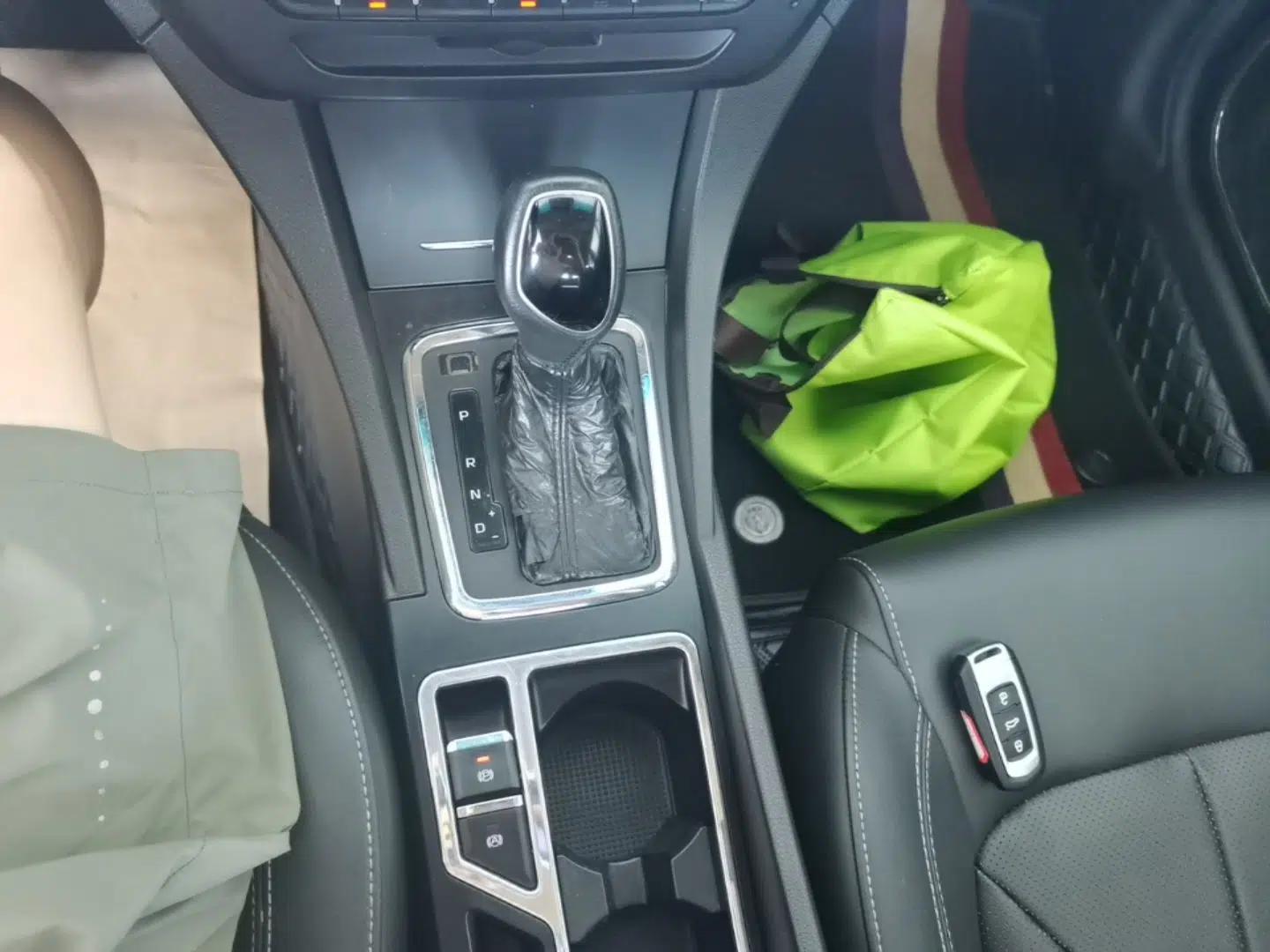 Geely Auto Emgrand 2017 Sedan Million Edition 1.5L CVT Upward Connectivity Version — миниатюра 21