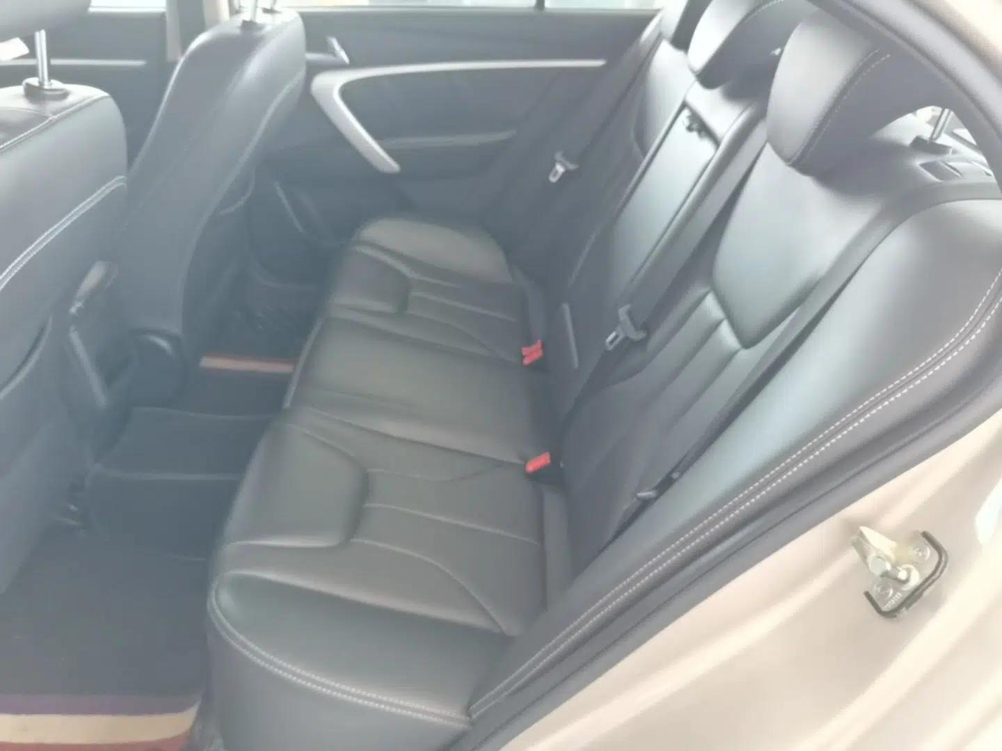 Geely Auto Emgrand 2017 Sedan Million Edition 1.5L CVT Upward Connectivity Version — миниатюра 25